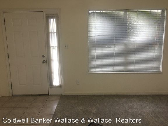 3rd image of 10428 Victoria Dr APT C