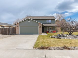 2158 Hummingbird Ln, West Richland, WA