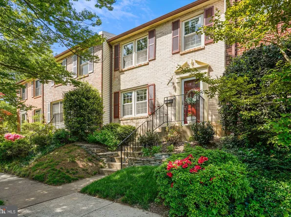 157 W Annandale Rd, Falls Church, VA 22046