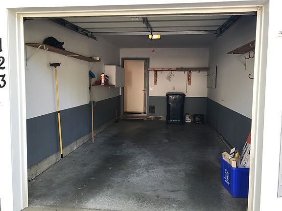 1 Car Garage