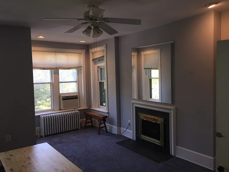 219 C St NE #2 — Photo 18