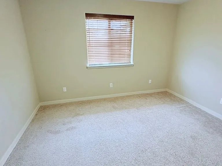 161 Northlake Ave — Photo 10