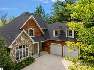 407 N Twin Pines Dr, Lake Leelanau, MI 49653
