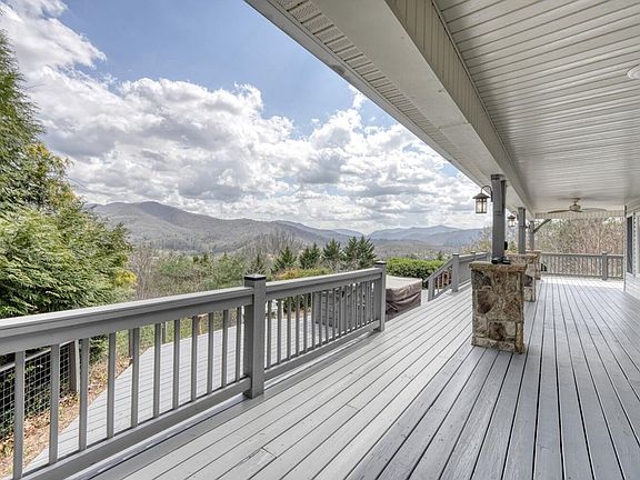 2nd image of 3023 Bear Ln