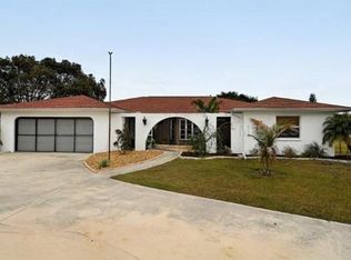 389 Pineview Dr, Venice, FL 34293