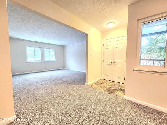 5th image of 1815 Gardiner Ln APT B21