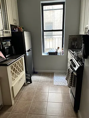 Rented by Premier One Realty LLC | media 16