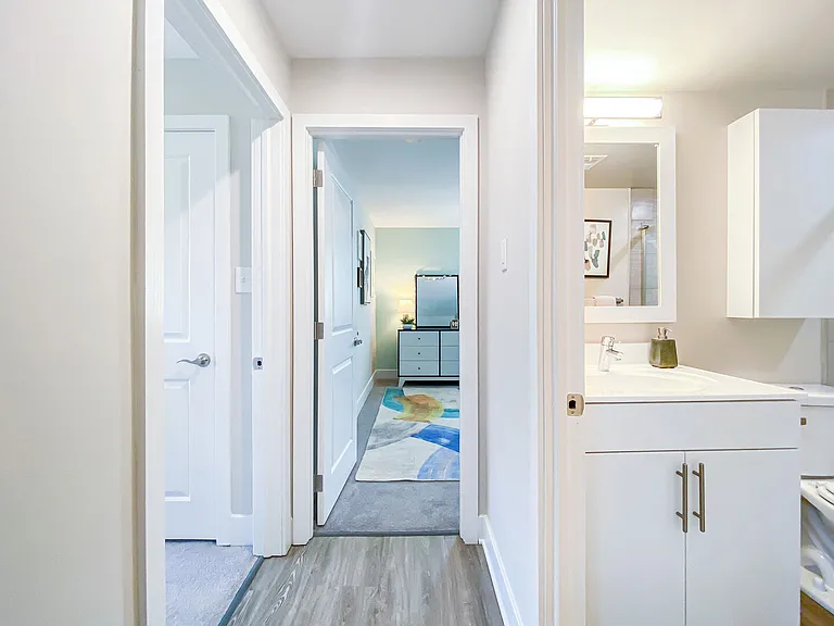 550 S Dupont Pkwy — Photo 20