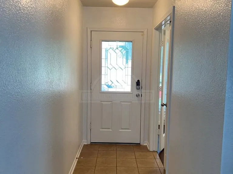 3304 Catalina Dr — Photo 2