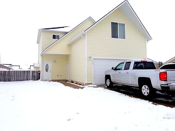 2nd image of 1658 Westview Dr