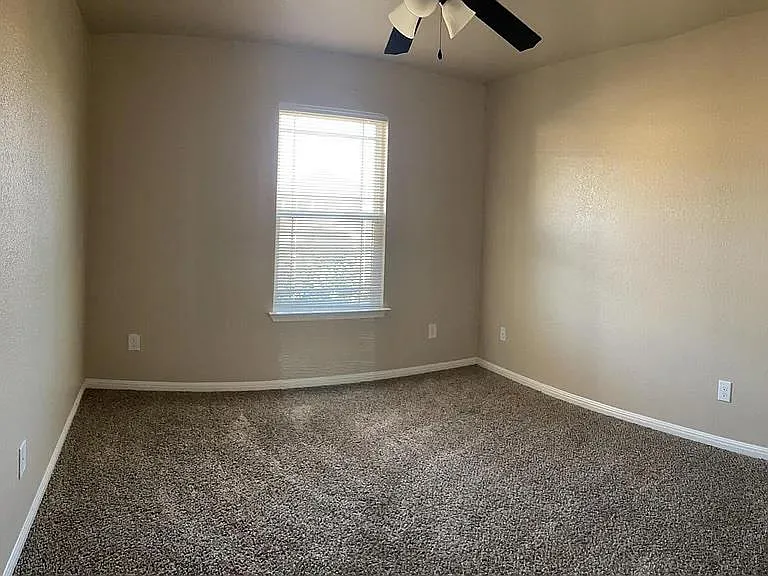 604 W Vega Ln — Photo 7
