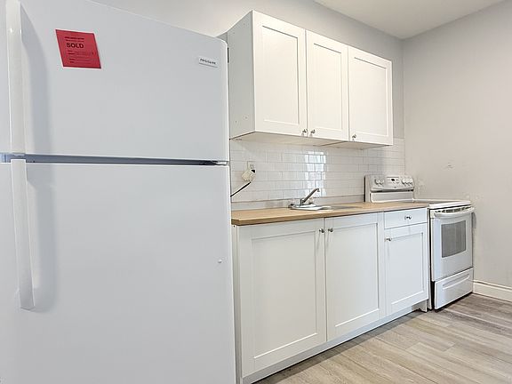 2nd image of 581 Pierre Ave #7