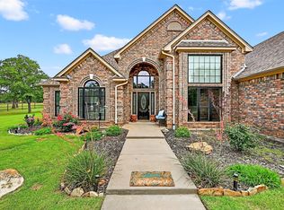 311 Timber Oaks Ct, Bowie, TX 76230