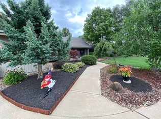 8717 Mosswood Cir, North Ridgeville, OH 44039