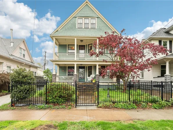 6713 W Clinton Ave, Cleveland, OH 44102