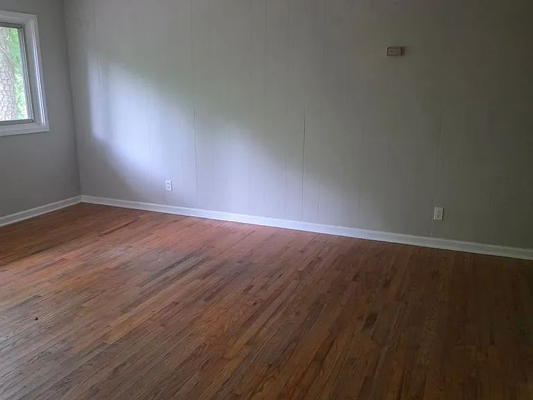 1617 Old Oxford Rd — Photo 7