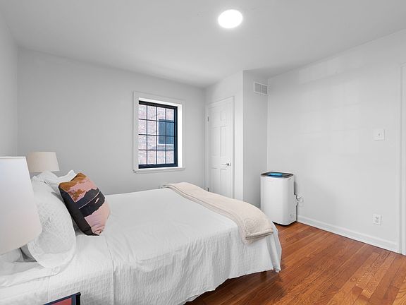 2nd image of 451 E Town St #202