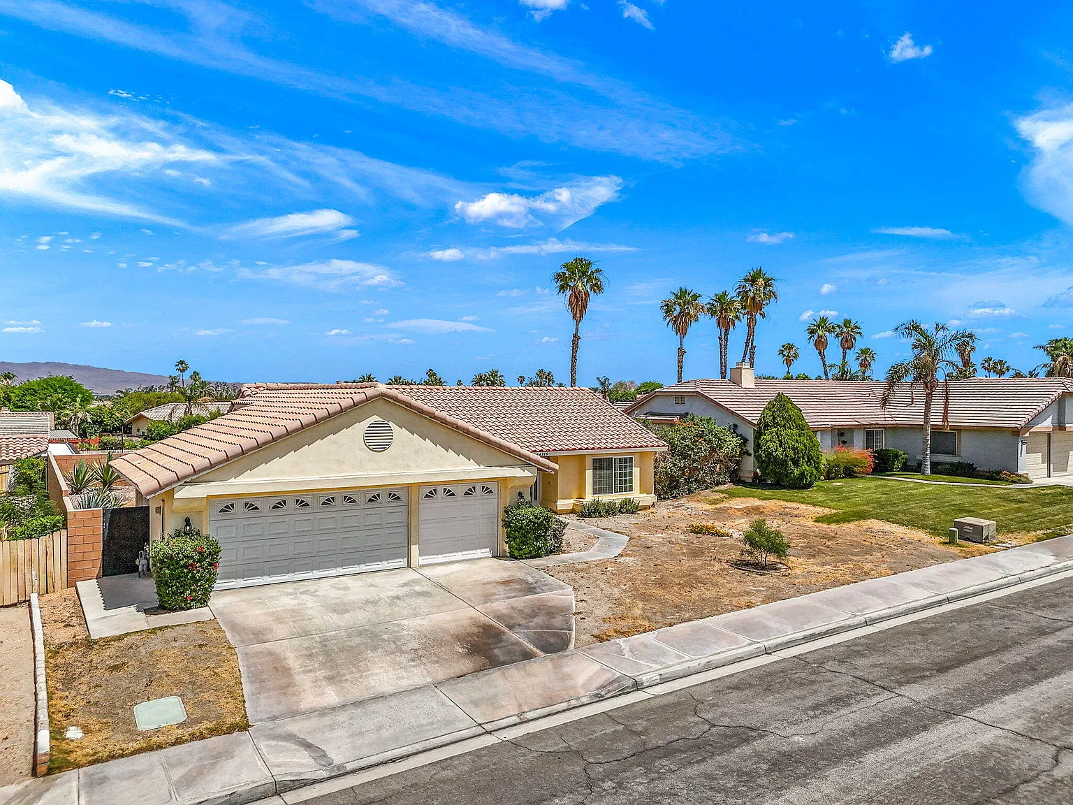44310 Marigold Ln — Photo 2