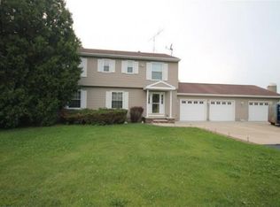 7297 Fahley Rd, Oshkosh, WI 54904