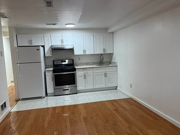 2nd image of 198 Wellington Ct #2
