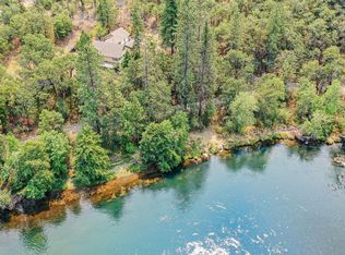 40 Riverside Dr, Shady Cove, OR 97539