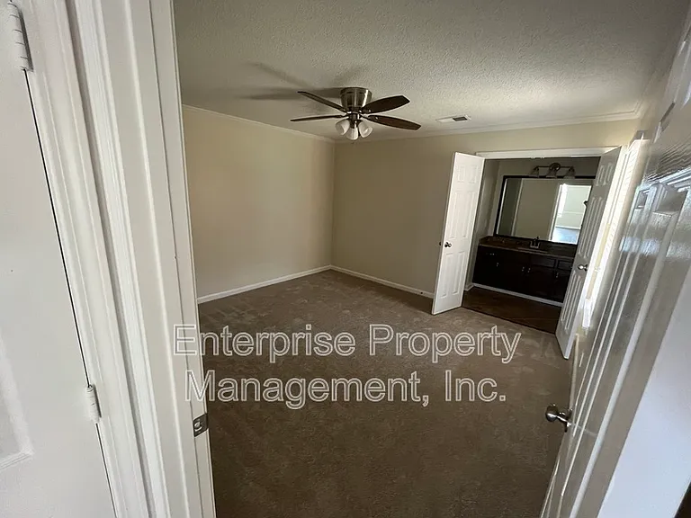 6869 Century Oaks Dr — Photo 18