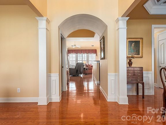 4th image of 8124 Oratorio Pl
