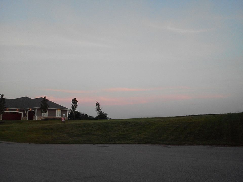 2nd image of Kingspointe Dr.