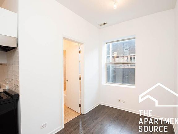 3rd image of 5058 N Winthrop Ave #411