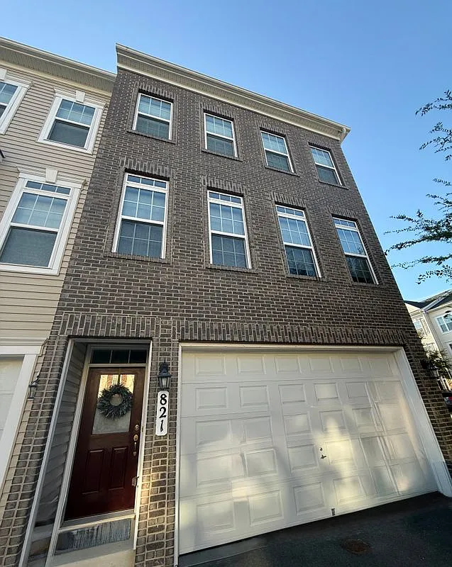 3 bed, 3.5 bath, 2646 sqft, $3,500 — Photo 1