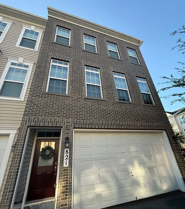 821 Savile Row Ter