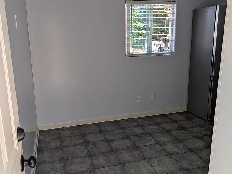 466 Willow Ave — Photo 3