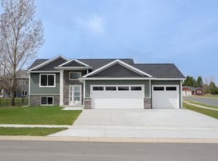809 5th Ave NW, Dodge Center, MN 55927