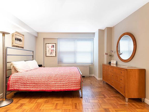 5th image of 205 E 63rd St APT 2H