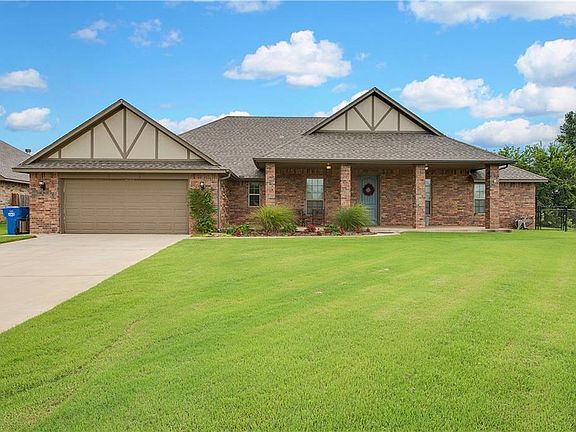 3rd image of 1320 Ashley Cir