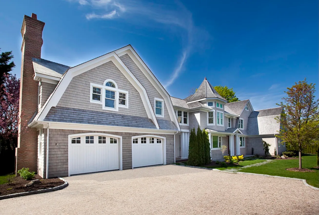 Modern Hamptons Retreat Near Village, Shops & Beaches — Photo 1
