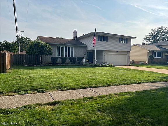 3rd image of 13377 Belfair Dr
