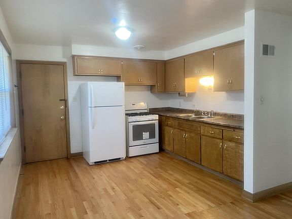 2nd image of 1521 Balmoral Ave APT 2N
