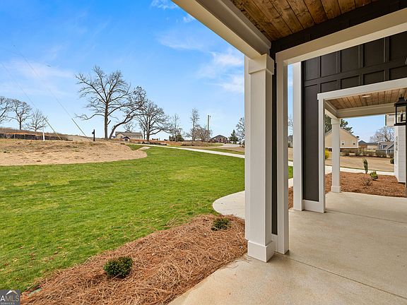 4th image of 246 S Smith Rd