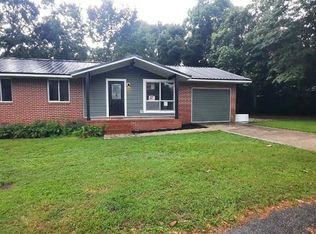 199 Carroll St NE, Pelham, GA 31779