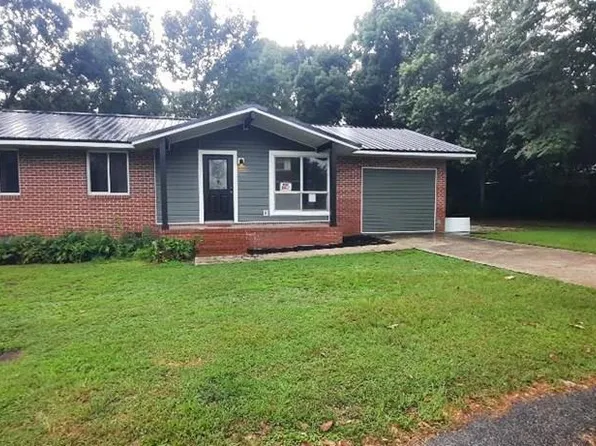 199 Carroll St NE, Pelham, GA 31779