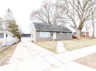 1271 Hickory Hill Dr, Green Bay, WI 54304