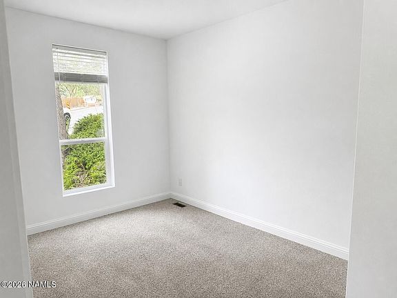 5th image of 1381 E Circle View Dr