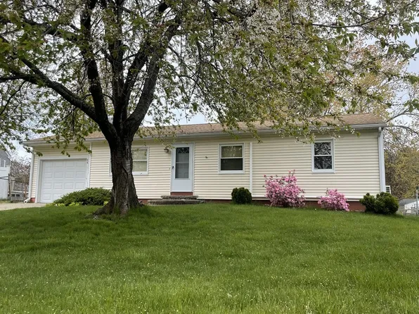 48 Blueberry Hill St, Springfield, MA 01128