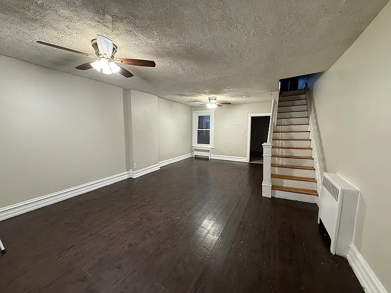 392 W Greenleaf St — Photo 2