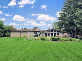 1727 Pearl City Rd, Freeport, IL 61032