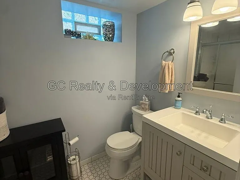 6953 W Summerdale Ave — Photo 15