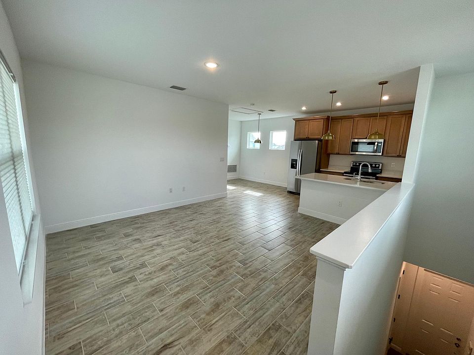 1st image of 14076 Gullstrand Ave