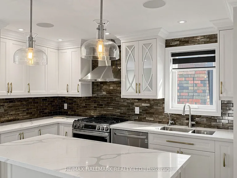 87 Fallingbrook Rd — Photo 12