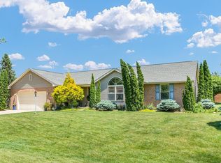 206 Wilsey Ln, Sidney, IL 61877